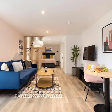 Charming Studios Near Holyrood Park & Calton Hill Edinburgh Room photo