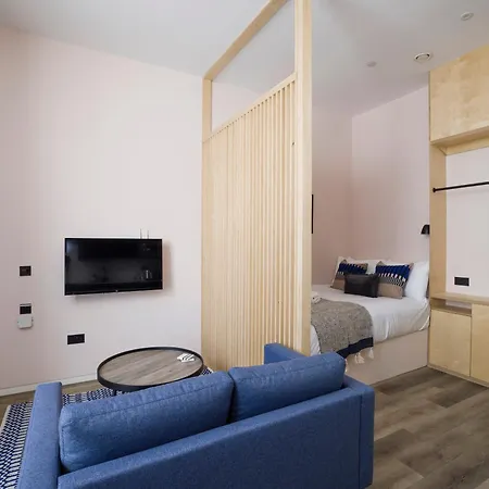 Charming Studios Near Holyrood Park & Calton Hill Edinburgh Room photo