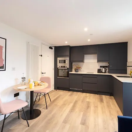 Charming Studios Near Holyrood Park & Calton Hill Edinburgh Room photo