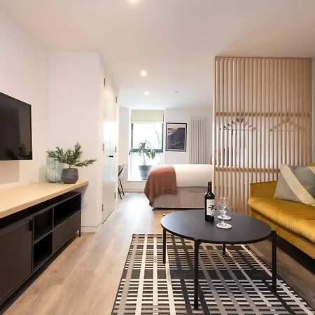Charming Studios Near Holyrood Park & Calton Hill Edinburgh Room photo