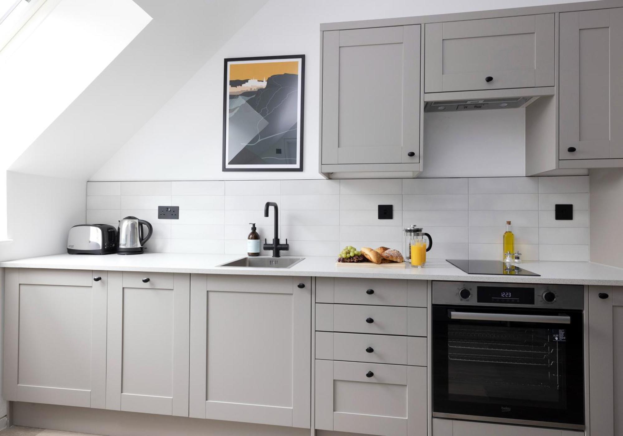 Charming Near Holyrood Park & Calton Hill Appartamento *