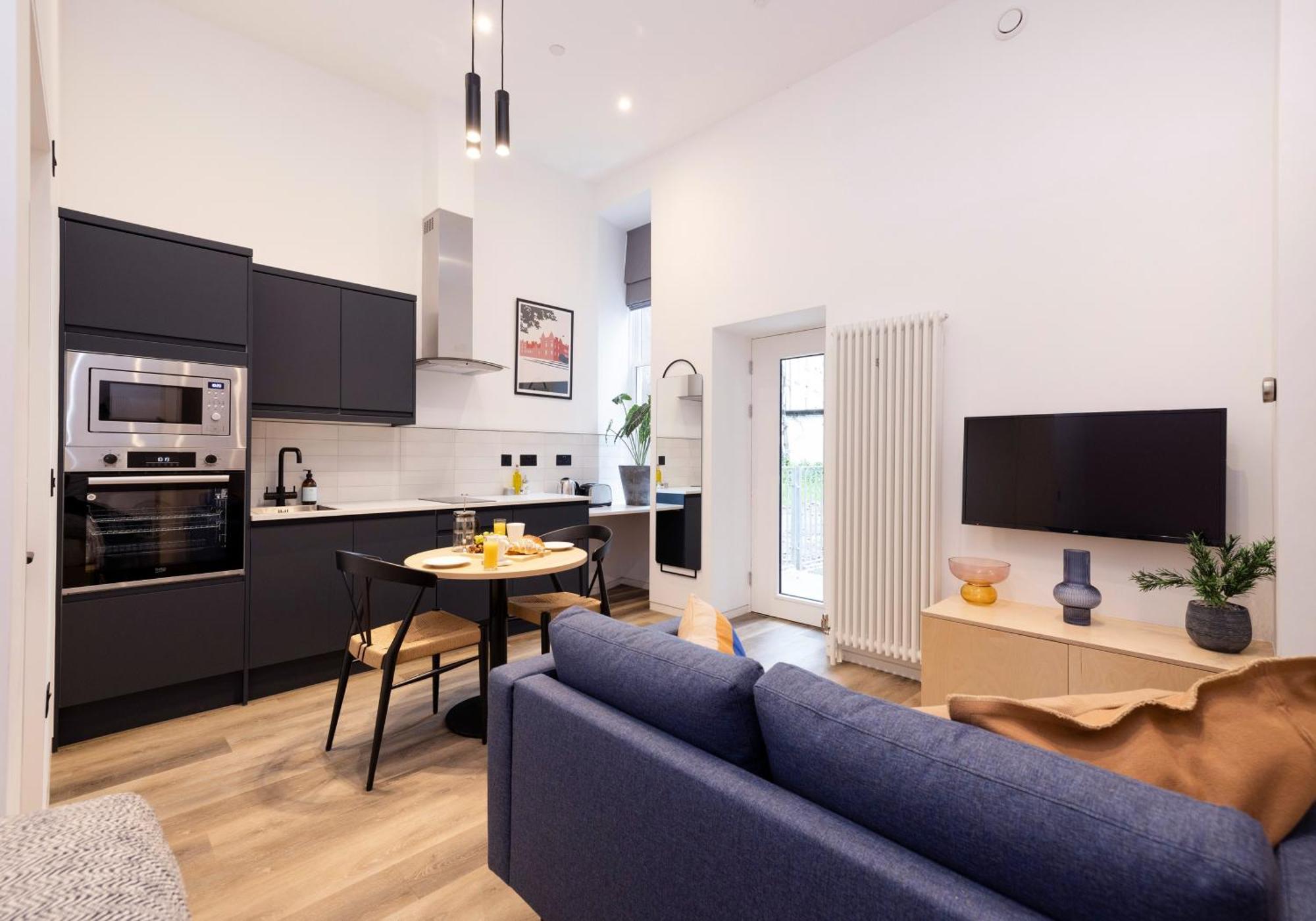 Charming Near Holyrood Park & Calton Hill Appartamento *