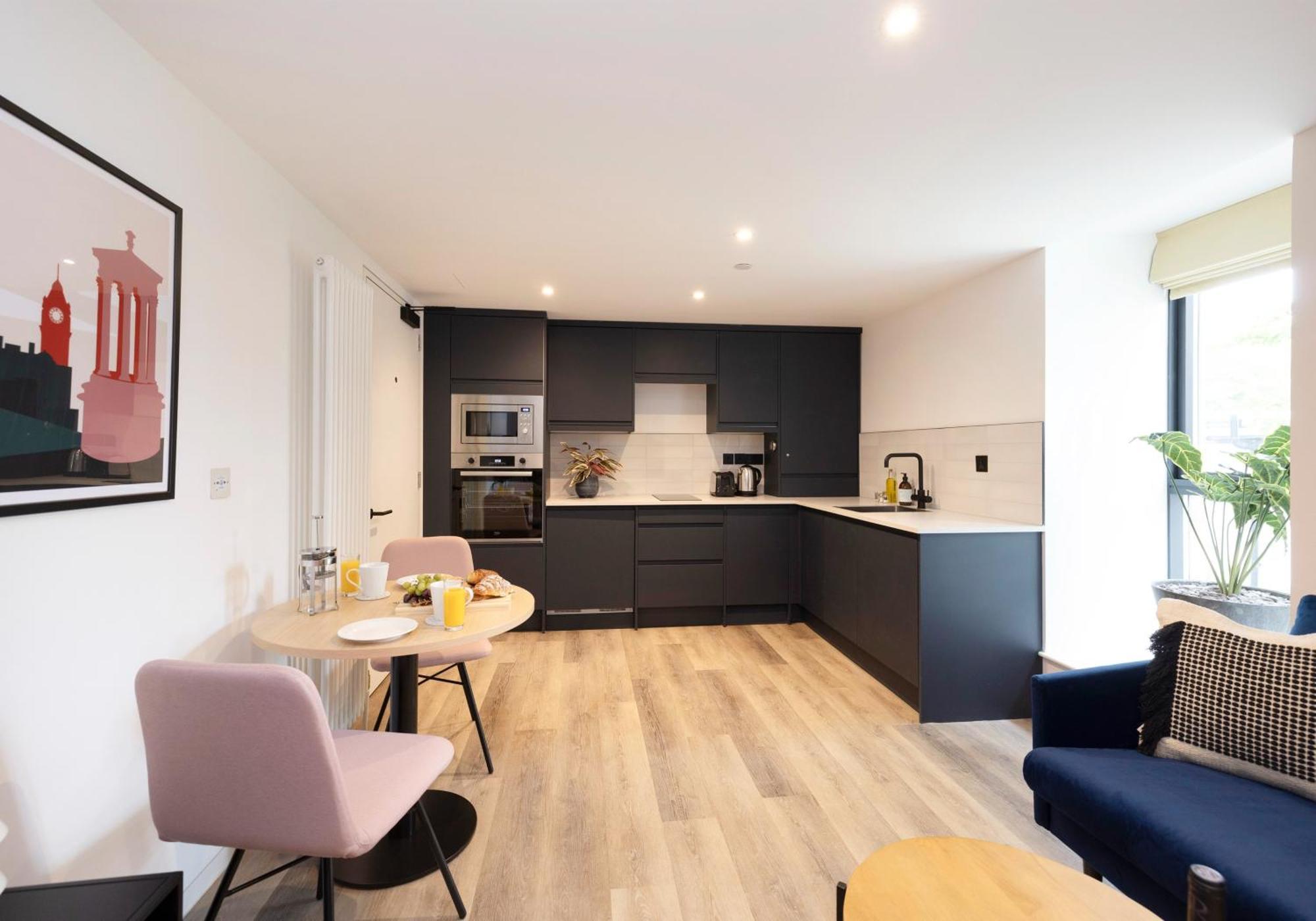 Charming Near Holyrood Park & Calton Hill Appartamento Edimburgo