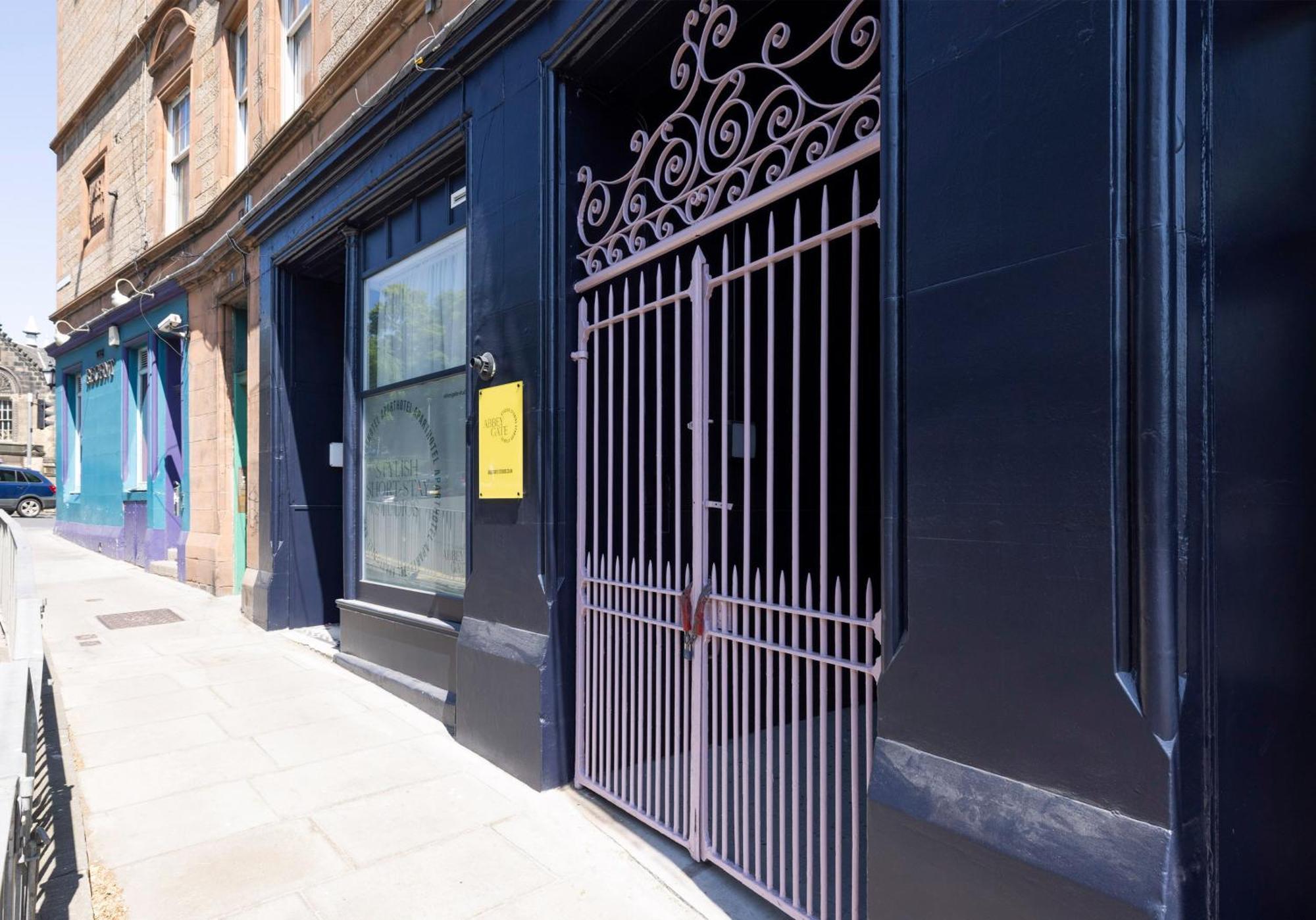 Charming Near Holyrood Park & Calton Hill Appartamento Edimburgo