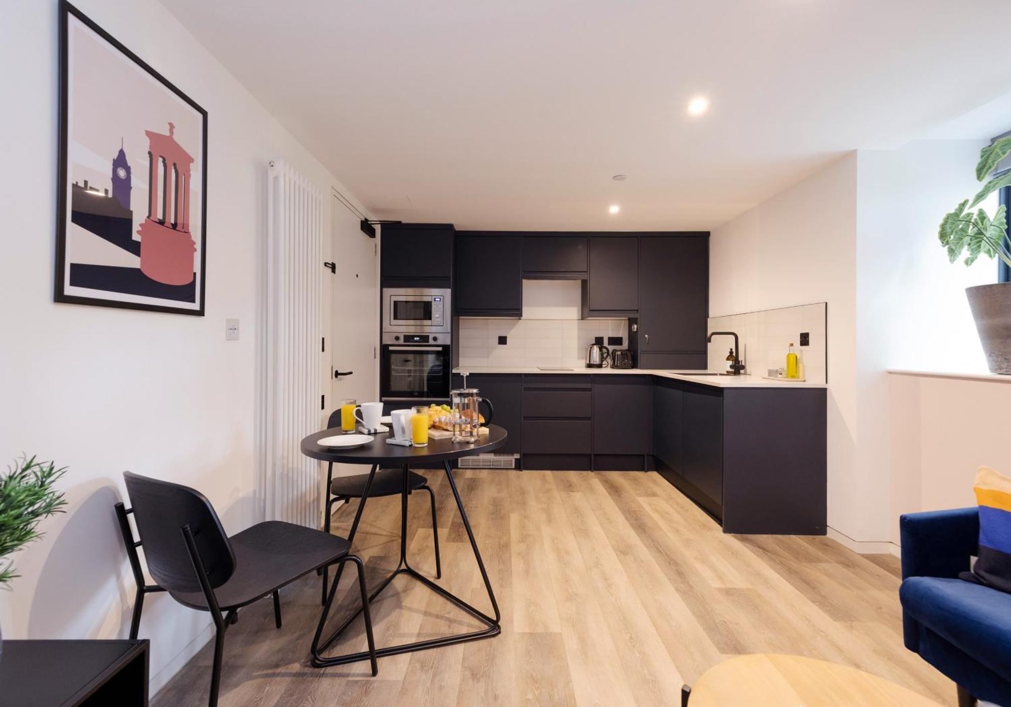 Charming Near Holyrood Park & Calton Hill Appartamento *