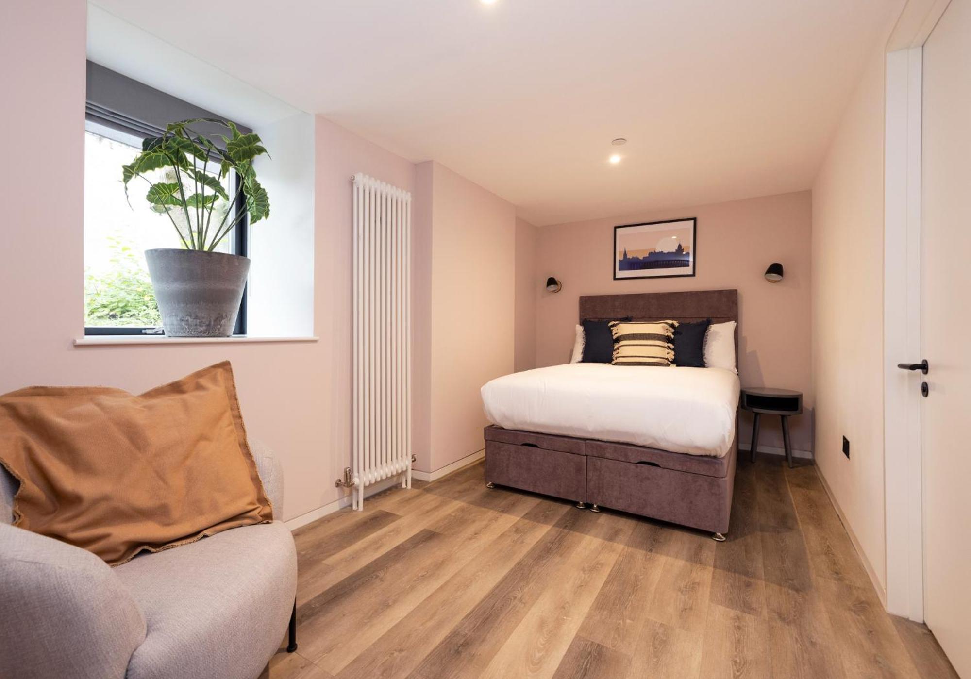 Charming Near Holyrood Park & Calton Hill Appartamento *